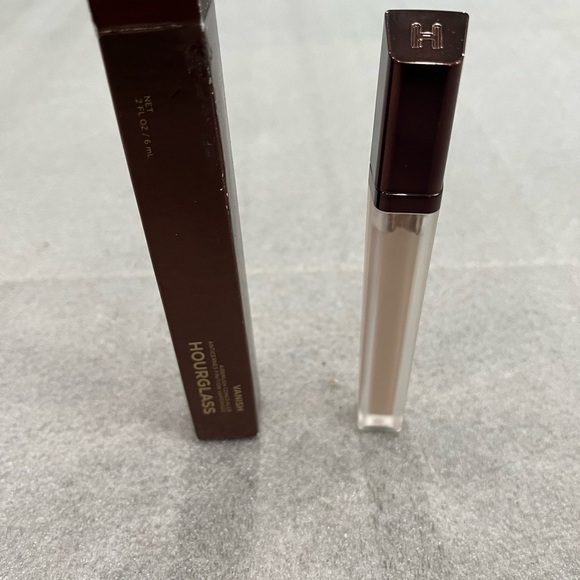 Hourglass Vanish Airbrush Concealer Cream 1.5 - [6ml] - Picture 1 of 9